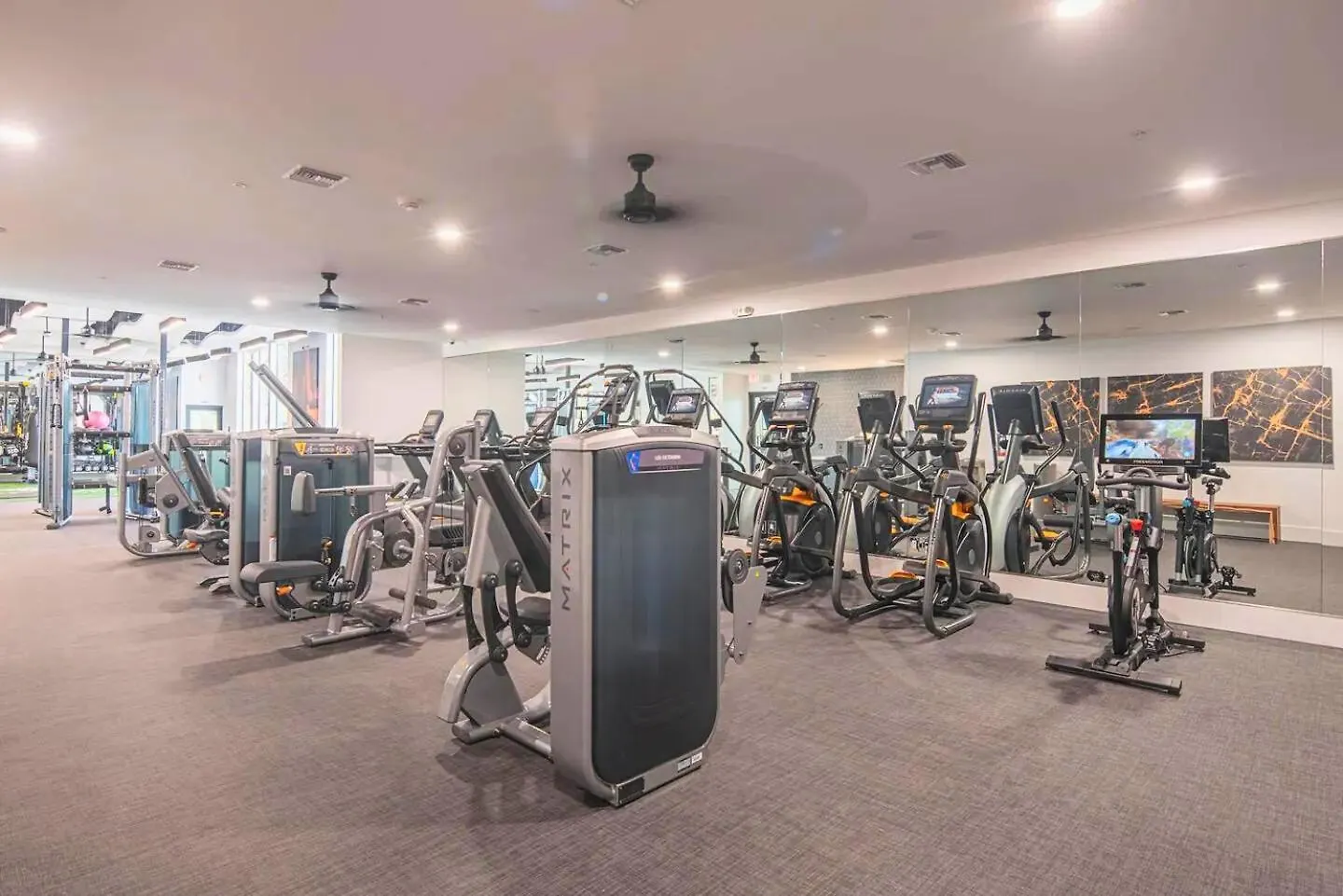 Athwart Tpc - Pools, Gym&Tennis H2162 Scottsdale